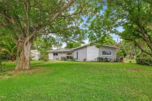2484 GRANADA CIRCLE, ST PETERSBURG, FL 33712 Sold 05/03/24