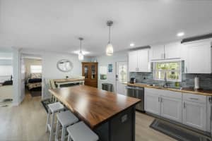 10383 LAKE DRIVE, LARGO, FL 33773 - MLS#MFRU8236212
