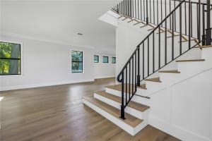 125 17TH AVENUE, ST PETERSBURG, FL 33704 Sold 11/14/24