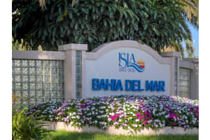 6047 BAHIA DEL MAR BOULEVARD, ST PETERSBURG, FL 33715 Sold 11/26/24