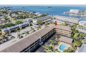 460 PAULA DRIVE, DUNEDIN, FL 34698 Sold 04/07/25