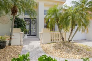 4690 LAUREL OAK LANE, SAINT PETERSBURG, FL 33703 Sold 08/28/24
