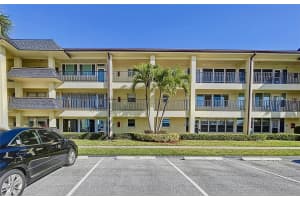 4700 COVE CIRCLE, SAINT PETERSBURG, FL 33708 Sold 11/08/24