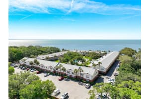 650 PINELLAS POINT DRIVE, SAINT PETERSBURG, FL 33705 - MLS#MFRU8238107