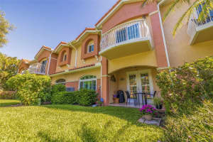 6251 VISTA VERDE DRIVE, SAINT PETERSBURG, FL 33707 - MLS#MFRU8238846