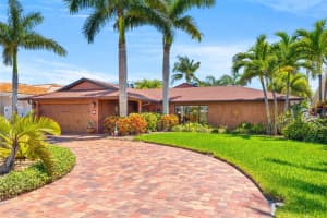 2 BELLEVUE DRIVE, TREASURE ISLAND, FL 33706 Sold 10/15/24