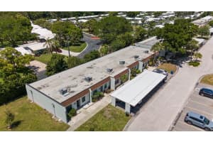 9014 MISSION OAKS BOULEVARD, SEMINOLE, FL 33776 Sold 08/29/25
