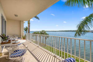 8800 BAY PINES BOULEVARD, SAINT PETERSBURG, FL 33709 - MLS#MFRU8239538