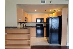 219 4TH AVE N #106, ST PETERSBURG, FL 33701 Sold 04/15/25