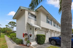 3285 40TH WAY, SAINT PETERSBURG, FL 33711 Sold 05/31/24