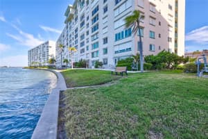6020 SHORE BOULEVARD, GULFPORT, FL 33707 Sold 07/03/24