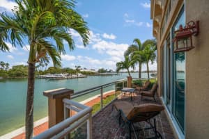 525 MANDALAY AVENUE, CLEARWATER BEACH, FL 33767 Sold 09/19/24
