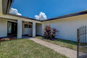 337 MIDWAY ISLAND, CLEARWATER BEACH, FL 33767 Sold 11/01/24