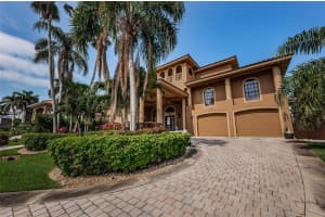 806 Columbus Dr St Petersburg, FL 33715 - Off Market
