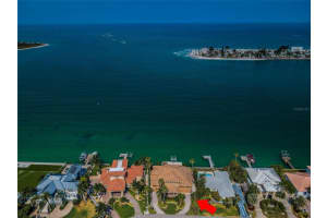 806 Columbus Dr St Petersburg, FL 33715 - Off Market