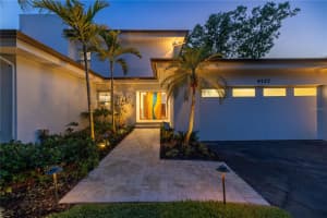 4727 PARADISE WAY, SAINT PETERSBURG, FL 33705 Sold 10/23/24