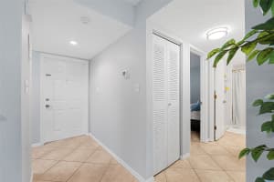 6826 STONES THROW CIRCLE, SAINT PETERSBURG, FL 33710 Sold 12/26/24