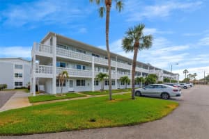 1001 77TH AVENUE, SAINT PETERSBURG, FL 33702 Sold 10/22/24