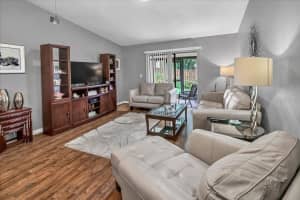 39650 US HIGHWAY 19 N #324, TARPON SPRINGS, FL 34689 Sold 11/06/24