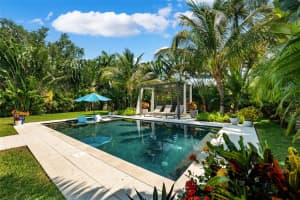 845 SNELL ISLE BOULEVARD, SAINT PETERSBURG, FL 33704 Sold 08/26/24