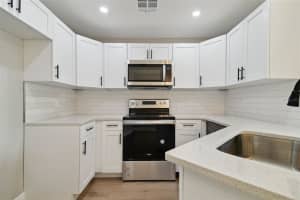 4274 TYLER CIRCLE, SAINT PETERSBURG, FL 33709 Sold 12/31/24