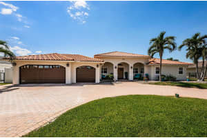 1977 ILLINOIS AVENUE, SAINT PETERSBURG, FL 33703 Sold 06/28/24