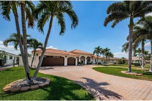 1977 ILLINOIS AVENUE, SAINT PETERSBURG, FL 33703 Sold 06/28/24