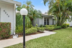 5342 CRESTLAKE BOULEVARD, SARASOTA, FL 34233 Sold 09/24/24
