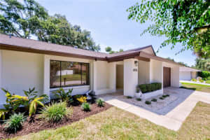 606 KNOLLWOOD DRIVE, LARGO, FL 33770 Sold 10/30/24
