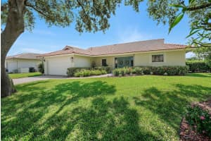 2008 HAWAII AVENUE, SAINT PETERSBURG, FL 33703 Sold 10/01/24