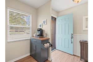 9124 OAKWOOD LANE, SEMINOLE, FL 33776 Sold 12/06/24