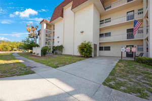 209 LINCOLN CIRCLE, SAINT PETERSBURG, FL 33702 Sold 03/20/25