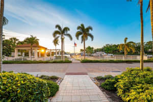 1325 SNELL ISLE BOULEVARD, SAINT PETERSBURG, FL 33704 Sold 03/17/25