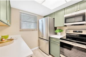 2700 BAYSHORE BOULEVARD, DUNEDIN, FL 34698 Sold 12/20/24