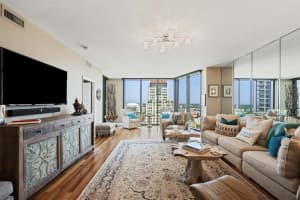 1 BEACH DRIVE, SAINT PETERSBURG, FL 33701 Sold 06/28/24