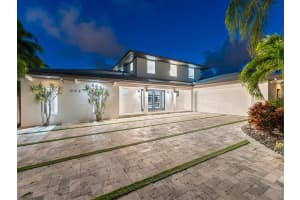 654 SNUG ISLAND, CLEARWATER BEACH, FL 33767 Sold 10/30/24