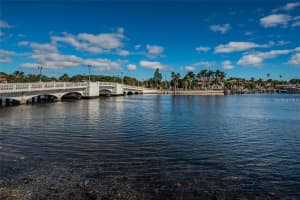1036 SNELL ISLE BOULEVARD, SAINT PETERSBURG, FL 33704 Sold 10/18/24