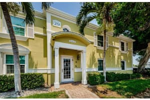 5005 COQUINA KEY DRIVE, SAINT PETERSBURG, FL 33705 Sold 11/01/24