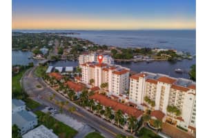 1325 SNELL ISLE BOULEVARD, ST PETERSBURG, FL 33704 Sold 01/31/25