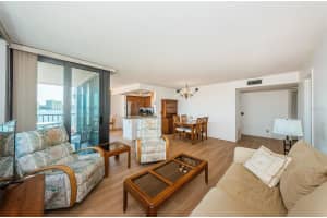 6268 PALMA DEL MAR BOULEVARD, SAINT PETERSBURG, FL 33715 Sold 04/16/25
