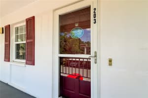 300 CLYDE LANE, DUNEDIN, FL 34698 Sold 01/02/25