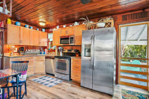 40 79TH TERRACE, TREASURE ISLAND, FL 33706 Sold 02/26/25