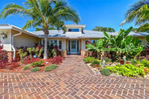 2053 GOLF VIEW DRIVE, DUNEDIN, FL 34698 Sold 12/30/24