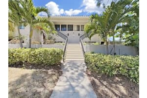 1802 MARINER DRIVE, TARPON SPRINGS, FL 34689 Sold 01/10/25