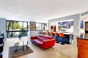 644 ISLAND WAY, CLEARWATER BEACH, FL 33767 Sold 12/02/24