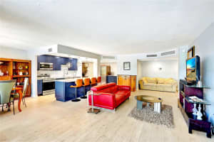 644 ISLAND WAY, CLEARWATER BEACH, FL 33767 Sold 12/02/24