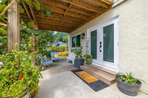 208 SUNSHINE DRIVE, TARPON SPRINGS, FL 34689 Sold 12/20/24