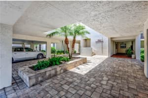 7903 SAILBOAT KEY BOULEVARD, SOUTH PASADENA, FL 33707 Sold 10/03/24
