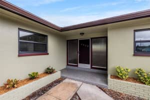 800 PASADENA AVENUE, SAINT PETERSBURG, FL 33707 - MLS#MFRU8246791