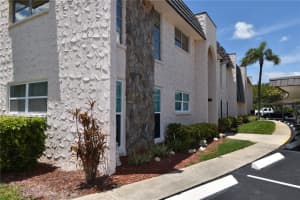 122 FERNWOOD CIRCLE, SEMINOLE, FL 33777 Sold 11/04/24